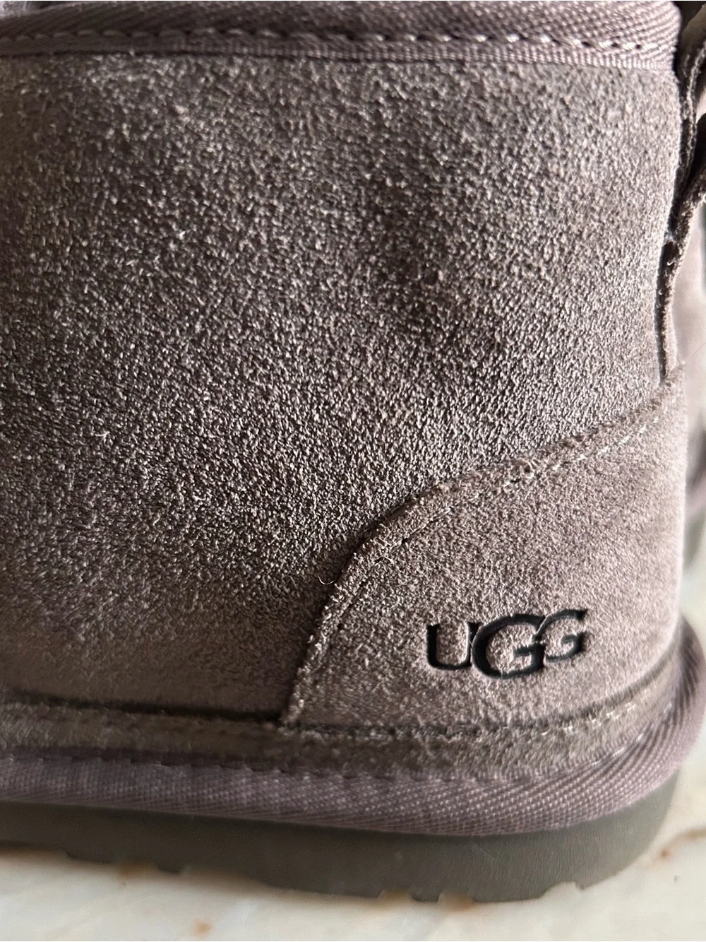 UGG Big Kids' Neumel II Gray Suede Classic Chukka Warm Lace-Up Boots Size 6 Boys
